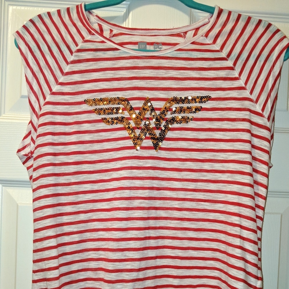 Wonder Woman Tee Sequin Detail From GAP NWOT